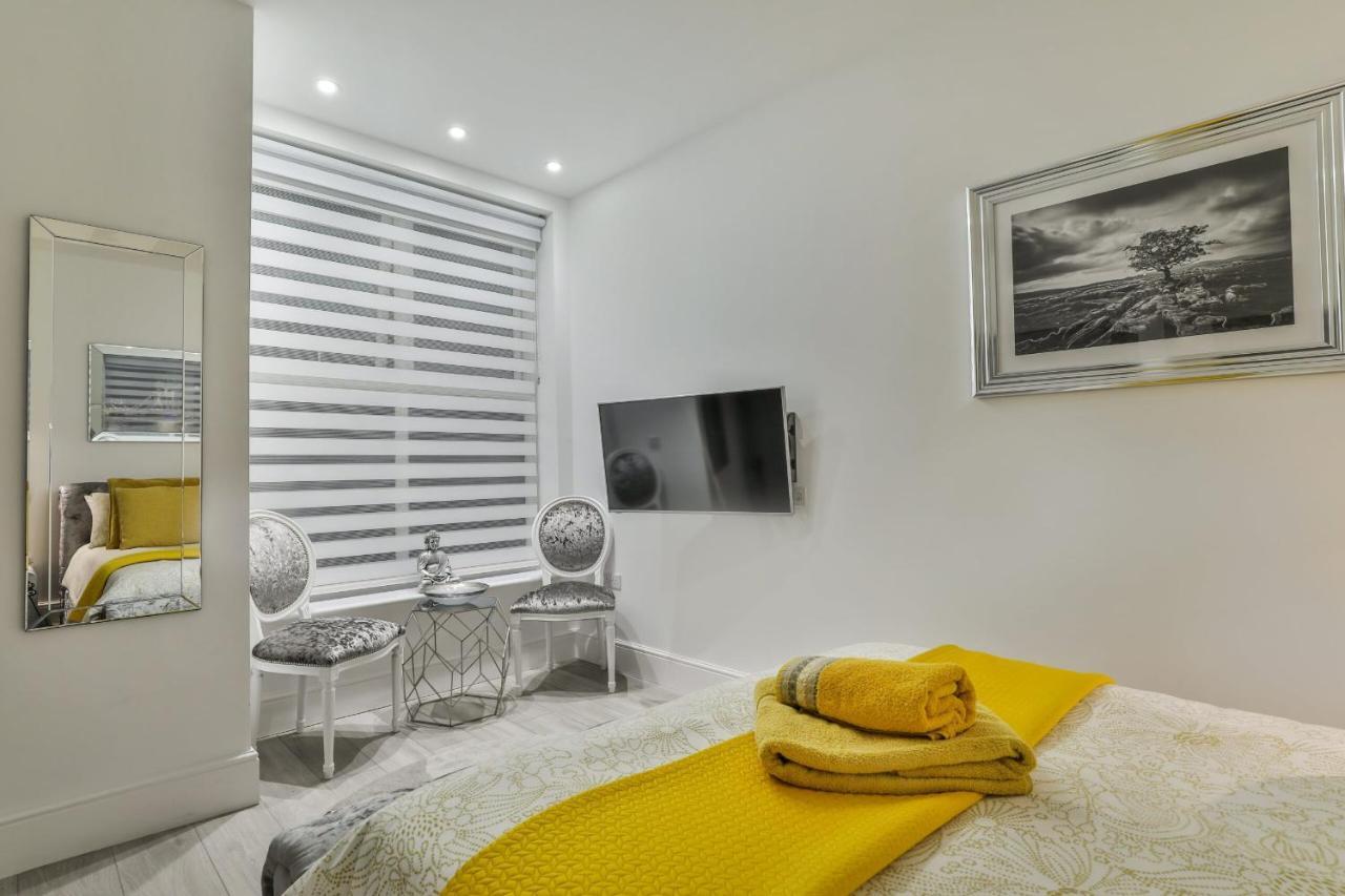 Tudor House Holidays - The For 2 People Apartment *