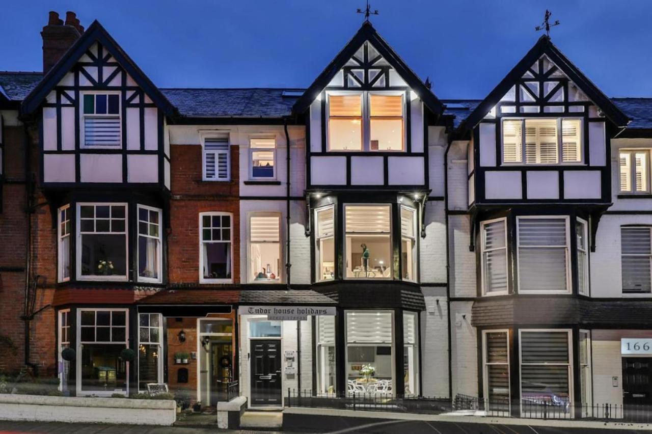Tudor House Holidays - The For 2 People *